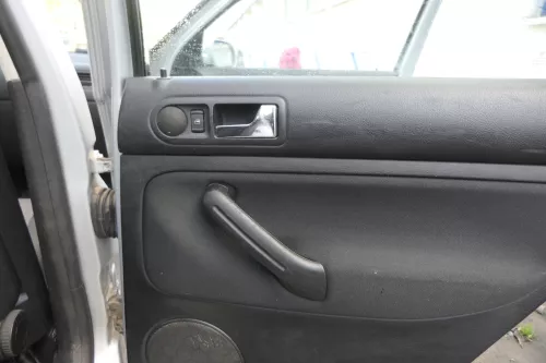 1x VW Golf 4 1J Kombi Türverkleidung Verkleidung Tür hinten rechts schwarz f (165341)