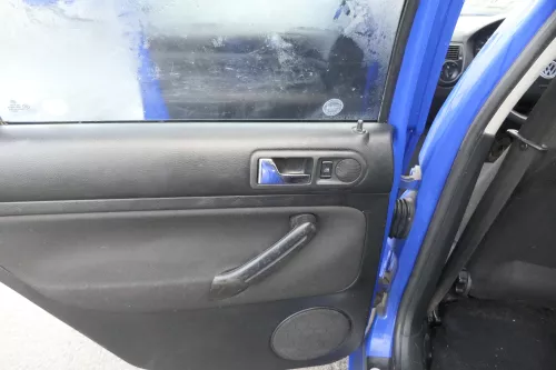 1x VW Golf 4 1J Kombi Türverkleidung Verkleidung Tür hinten links schwarz (165371)