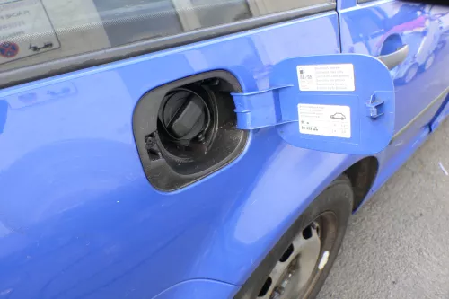 VW Golf 4 Variant Kombi Tankdeckel Deckel Tank Tankverschluß blau LW5Z (165387)