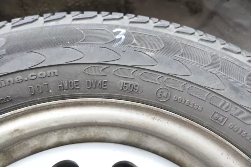 4x VW T4 Felgen Reifen 205/65 R15C 102/101T Sommerreifen 6jx15H2 ET55 # 4-5mm (165437)