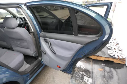 Seat Leon 1M Toledo Türverkleidung Verkleidung Tür hinten rechts blau grau Griff (165465)
