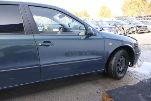 Seat Leon Toledo 1M Tür vorne rechts Beifahrertür grün LS5W AZUL TOPACIO L5SW