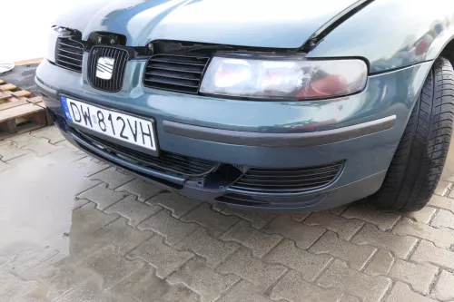 Leon 1M Toledo Stoßstange vorne Stoßfänger Grill LS5W AZUL TOPACIO L5SW grün (165485)