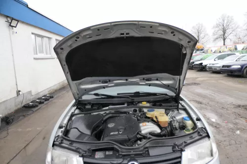 VW Passat 3B Motorhaube Klappe vorne vorn Haube silber grau LB7Z (165503)