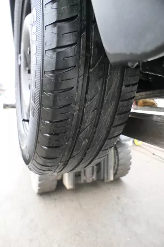 Audi A4 B5 A6 4B Passat 3BG Felgen Reifen Sommerreifen 195/65 R15 91H 6-7mm (165520)