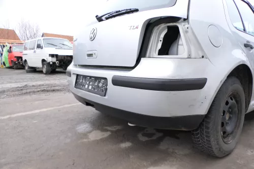 VW Golf 4 Limousine Stoßstange hinten Heckstoßstange Stoßfänger silber LB7Z grau (165580)