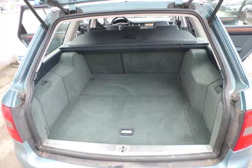 Audi A6 4B Kombi Verkleidung Teppich Kofferraum Kofferraumteppich grün lagos