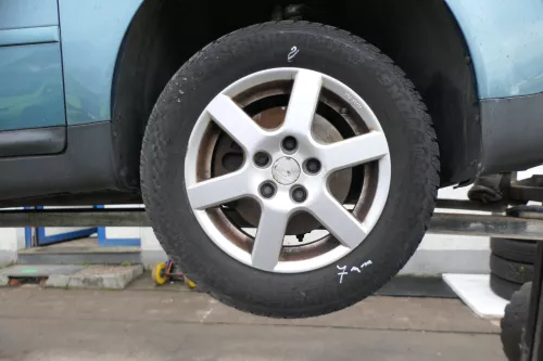 4x Audi A4 8E A6 4B Alufelgen 195/65R15 91H Winterreifen Reifen 4-7mm KBA 46659 (165703)