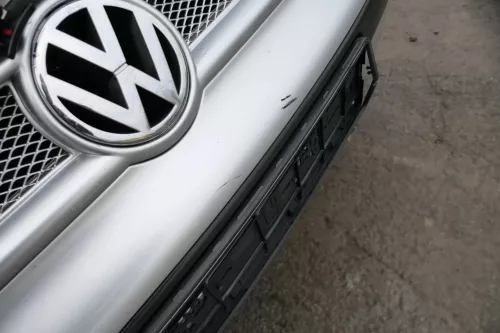 VW Golf 4 1J Stoßstange vorne Stoßfänger vorn grau silber LB7Z Frontstoßstange (165705)