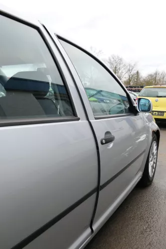 VW Golf 4 Bora Tür vorne rechts Beifahrertür 4/5-Türer+Kombi Variant LA7W silber (165711)
