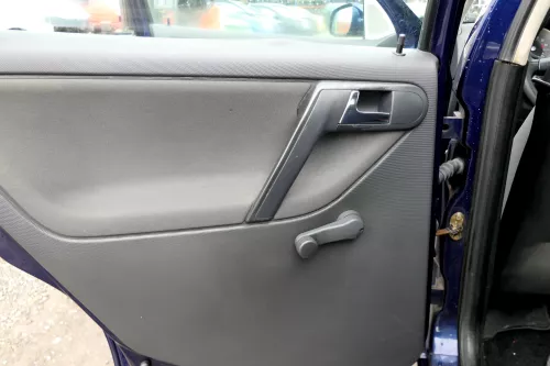 1x VW Polo 6N2 Türverkleidung Verkleidung Tür hinten links 4/5-Türer off-black (165758)