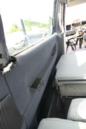 VW T4 Verkleidung Abdeckung Seite hinten links Multivan blau lagune