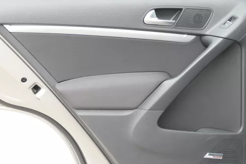 VW Tiguan 5N Türverkleidung Verkleidung Tür vorne+hinten Dynaudio schwarz (165941)