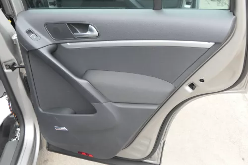 VW Tiguan 5N Türverkleidung Verkleidung Tür vorne+hinten Dynaudio schwarz (165941)