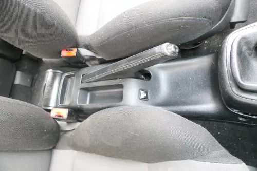 VW Golf 4 Bora Handbremse Feststellbremse schwarz Leder blaue Nähte (166118)