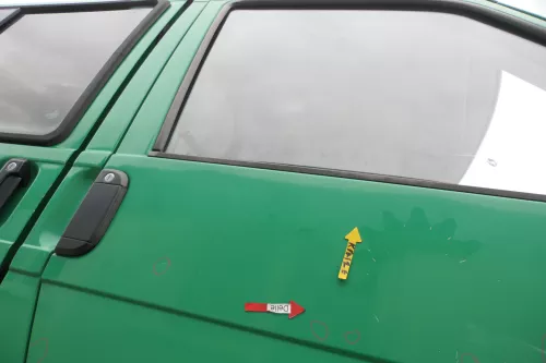 T4 Tür vorne rechts Beifahrertür Caravelle 7D0831056C ohneAnbauteil grün Polizei (166171)