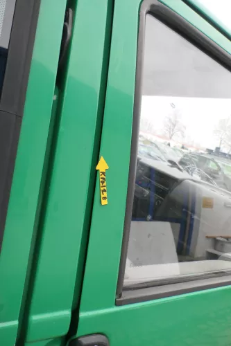 T4 Tür vorne rechts Beifahrertür Caravelle 7D0831056C ohneAnbauteil grün Polizei (166171)