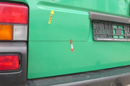 VW T4 Transporter Heckklappe Klappe hinten Kofferraumklappe grün Polizei Scheibe (166178)