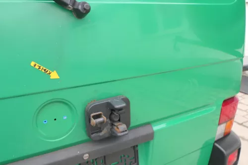 VW T4 Transporter Heckklappe Klappe hinten Kofferraumklappe grün Polizei Scheibe (166178)