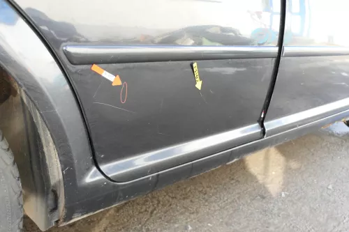 VW Golf 4 Bora Tür hinten rechts nur Kombi / Variant schwarz LC9Z -ohne Anbautei (166214)