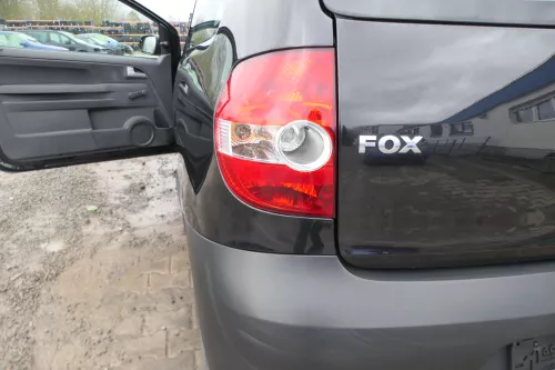 VW Fox 5Z Stoßstange hinten Stoßfänger schwarz matt u (166412)
