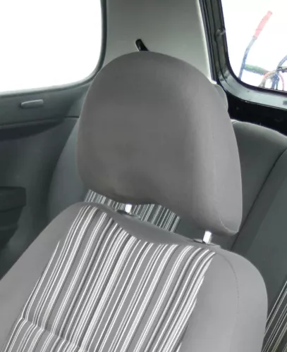 + VW Fox 5Z Kopfstütze vorne links oder rechts 5Z0881901AJ 5C7