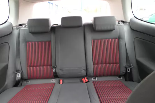 VW Golf 5 V Sitz Sitze hinten Rückbank Rücksitzbank 3 Punkt Lehne rot