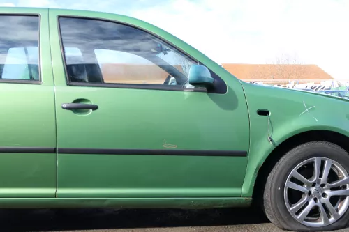 VW Golf 4 Bora Tür vorne rechts Beifahrertür 4/5-Türer+Kombi Variant grün LA6P