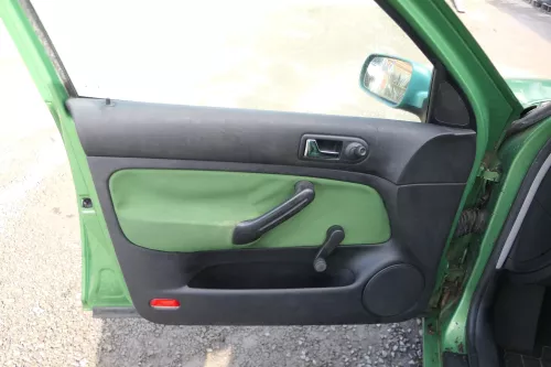 4x Golf 4 Limousine Türverkleidung Verkleidung Tür vorne hinten links recht grün (166553)