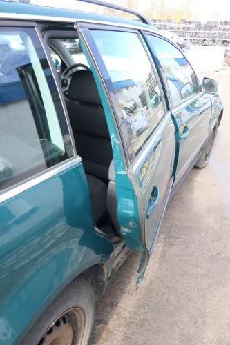 VW Passat 3B 3BG 3B6 Kombi Avant Tür hinten rechts mit Scheibe grün LB6G (166569)