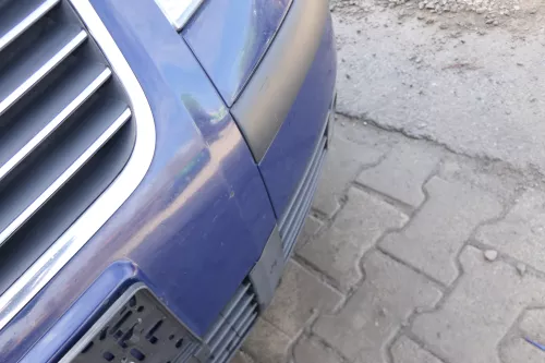 VW Passat 3BG Stoßstange vorne Frontstoßstange Stoßfänger blau LA5E (166640)