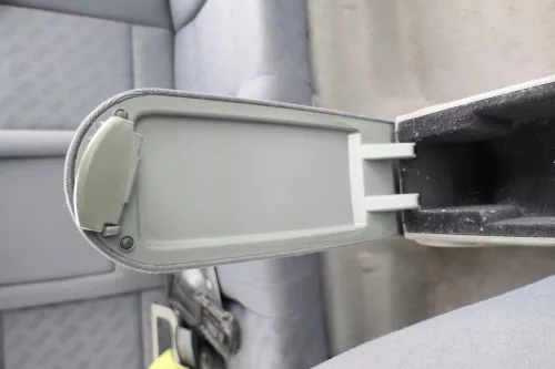 Octavia 1U Mittelarmlehne Armlehne Lehne Mitte Original grau - DEFEKT (166712)