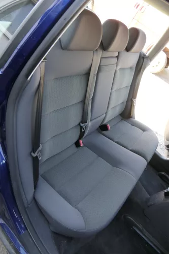 VW Passat 3B 3BG Kombi Variant Sitz Rückbank Rücksitzbank 3 Punkt Gurt anthrazit (166733)