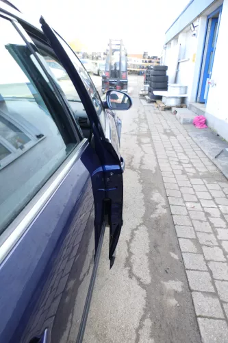 VW Passat 3B 3BG Kombi + Limo Tür vorne rechts Beifahrertür blau LD5Q (166747)