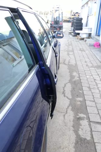 VW Passat 3B 3BG 3B6 Kombi Avant Tür hinten rechts mit Scheibe blau LD5Q (166748)
