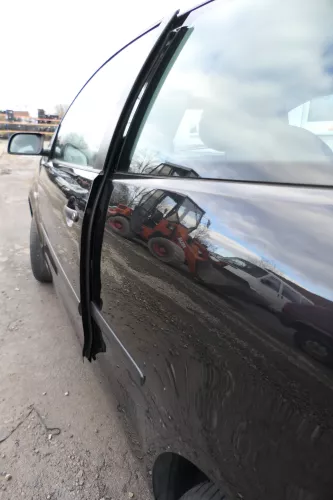 VW Polo 9N 9N3 Tür vorne links Fahrertür 2/3-Türer schwarz LC9Z ohneAnbautei (166864)