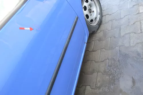 VW Lupo Seat Arosa Tür vorne rechts Beifahrertür blau LR5A (mechanischerFenst (166885)