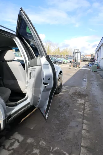 VW Passat 3B 3BG 3B6 Kombi Avant Tür hinten rechts mit Scheibe grau silber LB7Z (166903)