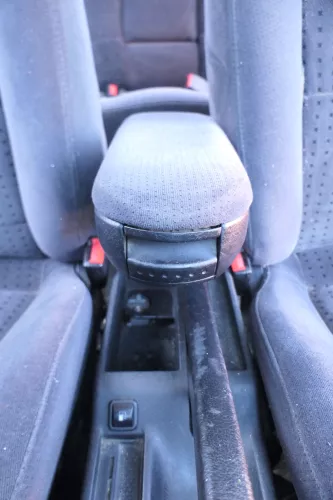 VW Passat 3B Mittelarmlehne Armlehne Lehne Mitte Original schwarz dunkel Velour (166958)
