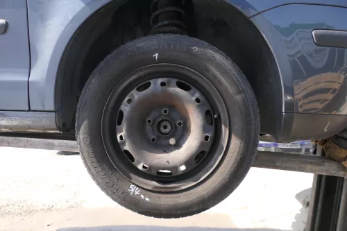 4x VW Polo 9N Felgen Reifen 165/70 R14 81T Sommerreifen 5jx14H2 ET35 ca. 4-5mm