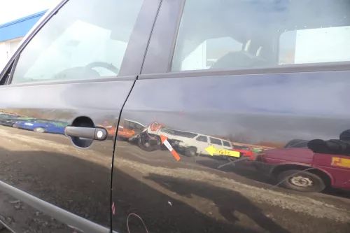 Skoda Fabia 5J Limousine Tür hinten links schwarz LF9R - Mängel (167351)