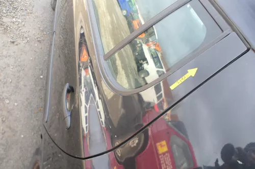 Skoda Fabia 5J Limousine Tür hinten links schwarz LF9R - Mängel (167351)