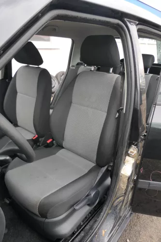 Skoda Fabia 5J Türdichtung Dichtung Tür vorne links Fahrertür 5J0867365E rechts (167360)