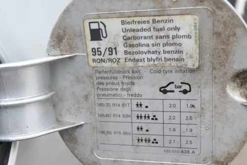 VW Fox 5Z Tankdeckel Klappe Tankklappe Deckel Tank silber LA7W (167487)