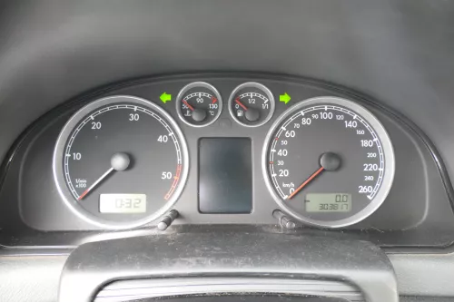 Passat 3BG Tacho Tachometer Kombiinstrument 3B0920849B Diesel BDG BAU 303.000km (167611)