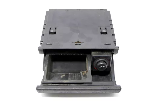 Audi A3 8L Aschenbecher Zigarettenanzünder vorne 8L0857951C  Facelift schwarz (167643)