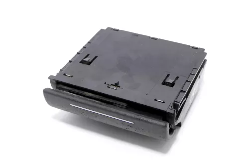 Audi A3 8L Aschenbecher Zigarettenanzünder vorne 8L0857951C  Facelift schwarz