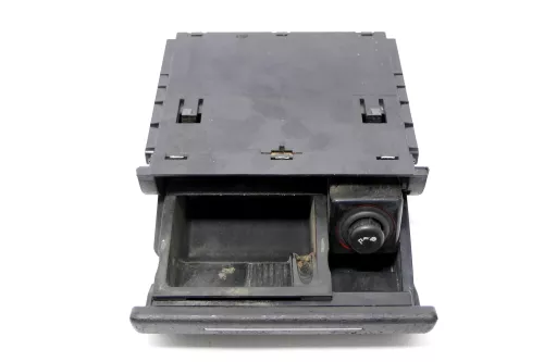 Audi A3 8L Aschenbecher Zigarettenanzünder vorne 8L0857951C  Facelift schwarz (167643)