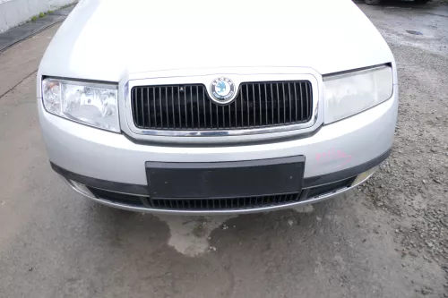 Skoda Fabia 6Y Stoßstange Stoßfänger vorne silber grau LF7T 2000-2004 - DELLE (167704)