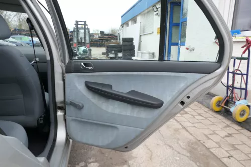 4 x Skoda Fabia 6Y Stufenheck Türverkleidung Verkleidung Tür vorn vorne links re (167714)